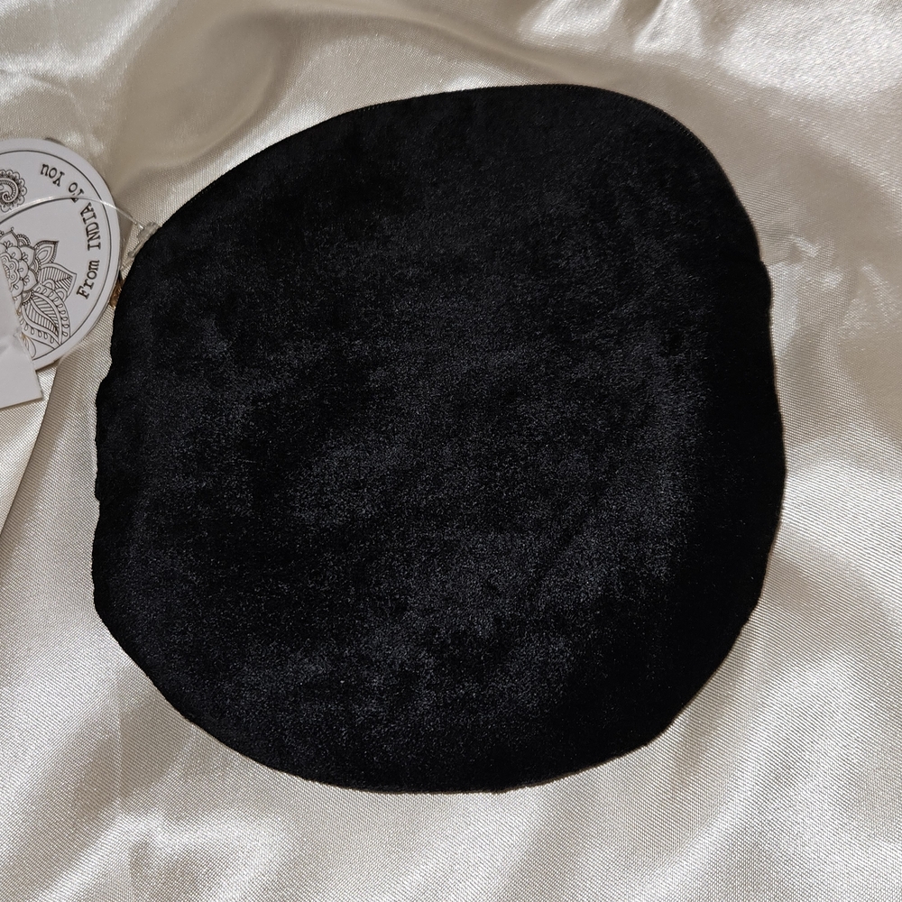 Floral Embroidered Black Velvet Pouch Monogram C - Picture 3 of 7